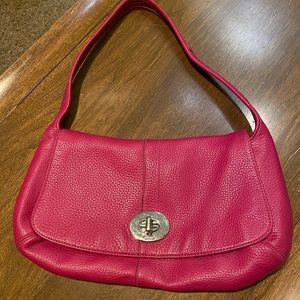 Classic COACH fusschi/pink pebble leather shoulder bag.